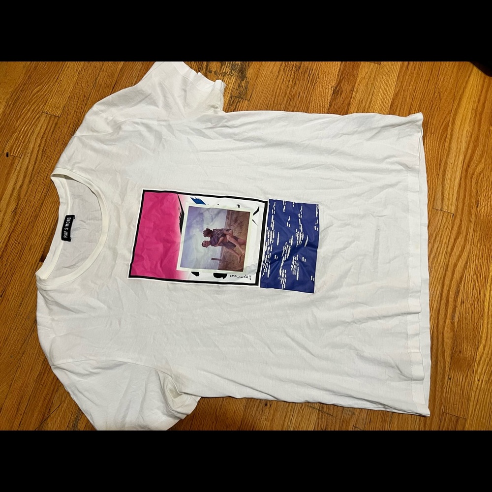Raf simons tee fits like a large